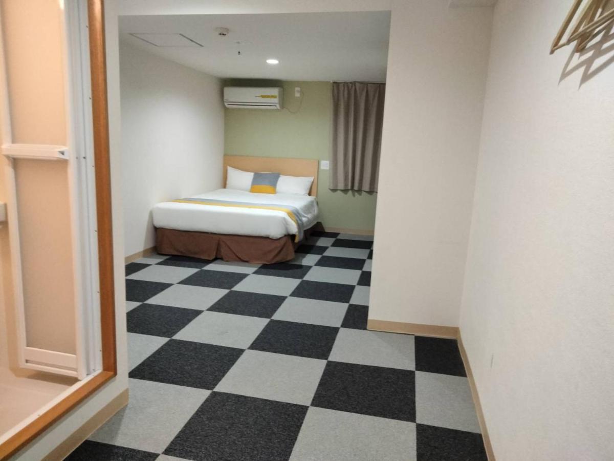 Victoria Hotel Naha Bagian luar foto