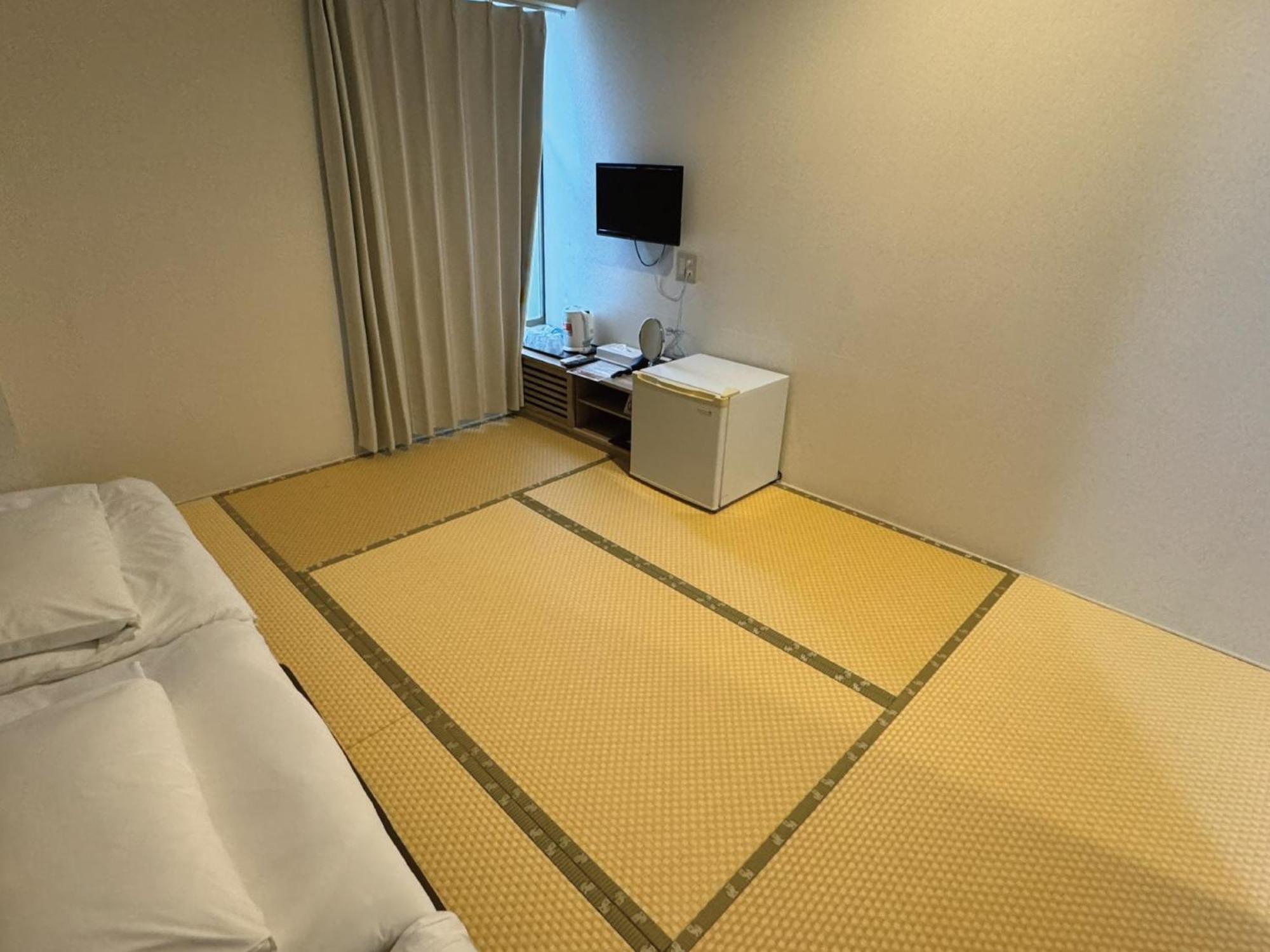 Victoria Hotel Naha Bagian luar foto