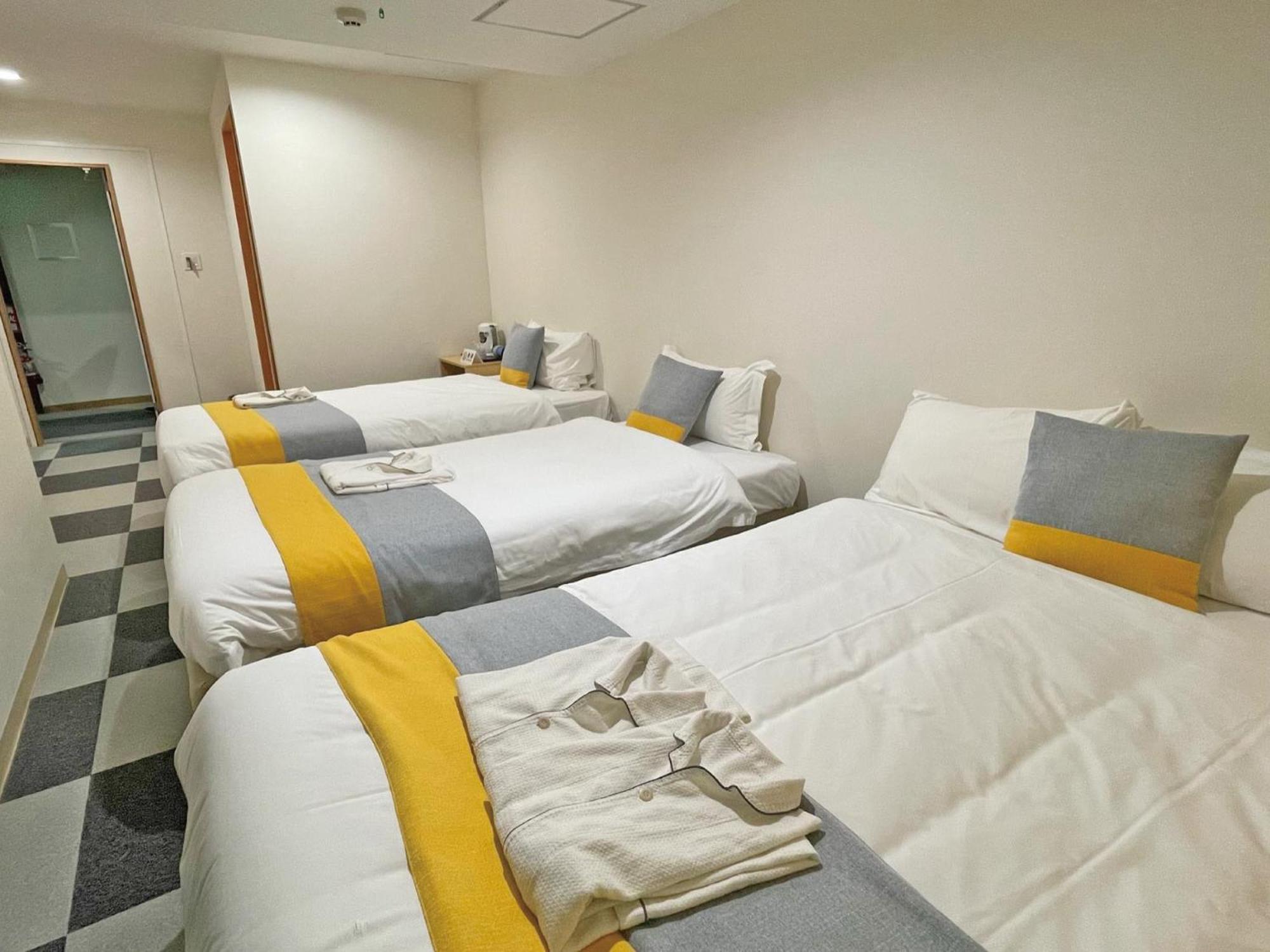 Victoria Hotel Naha Bagian luar foto